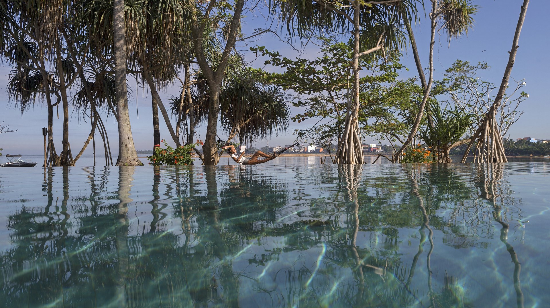 Kies dit eiland heiligdom met prachtige panoramische zichten Anantara Kalutara Resort