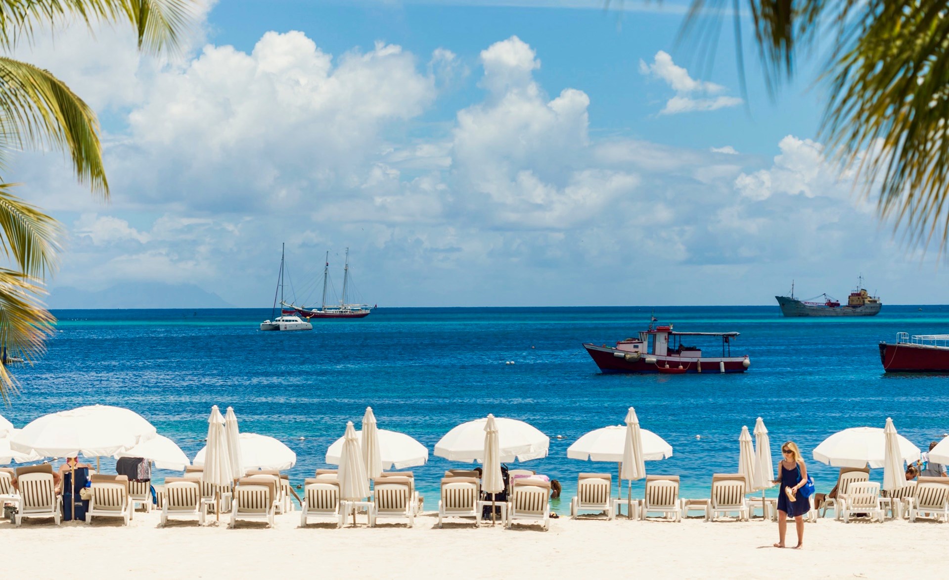 Een iconisch hotel op Sint Maarten The Holland House Beach Hotel