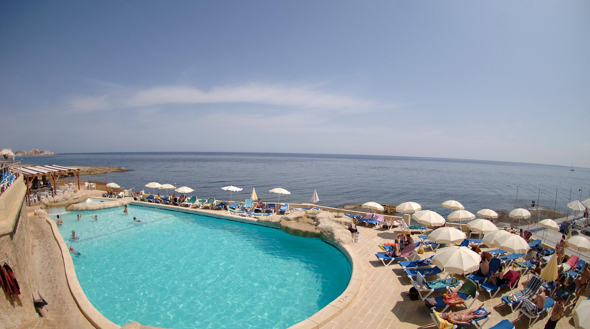 4-sterren hotel op de boulevard van Sliema met een sfeervolle Beach Club  Preluna Hotel and Spa