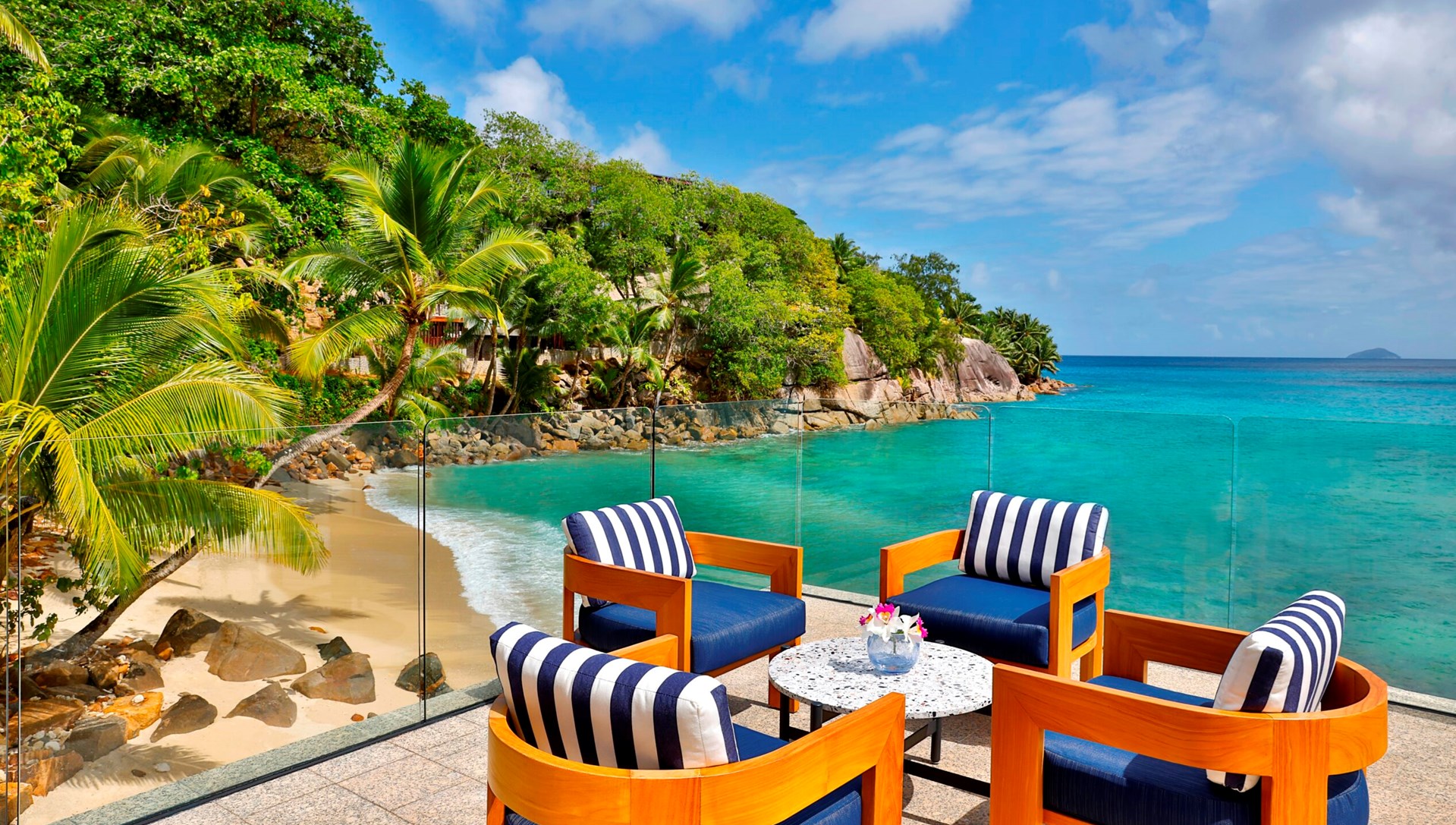 Kleinschalig resort, villa's en suites met uitzicht op zee Mango House Seychelles