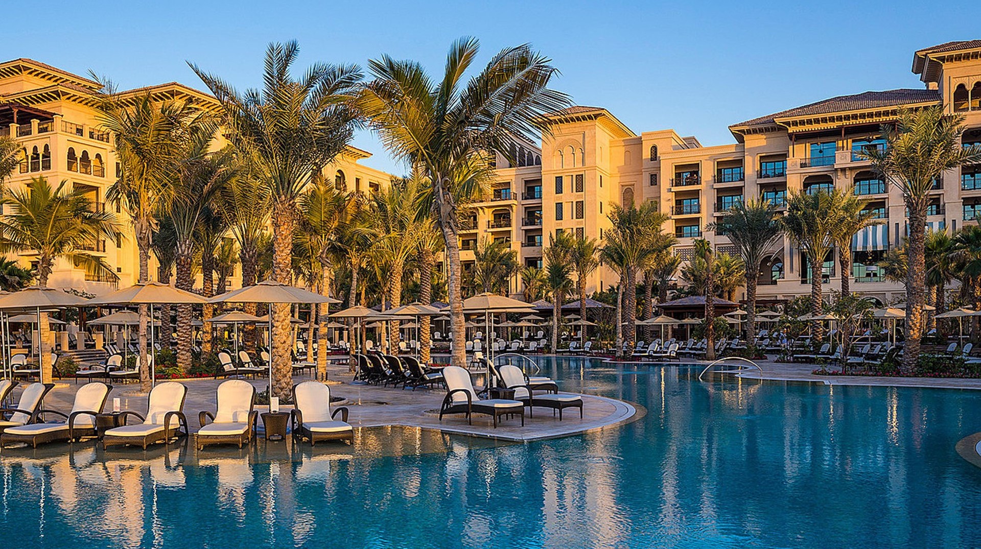 Vier het leven in dit charmante strandresort vlakbij Downtown Dubai Four Seasons Resort Dubai