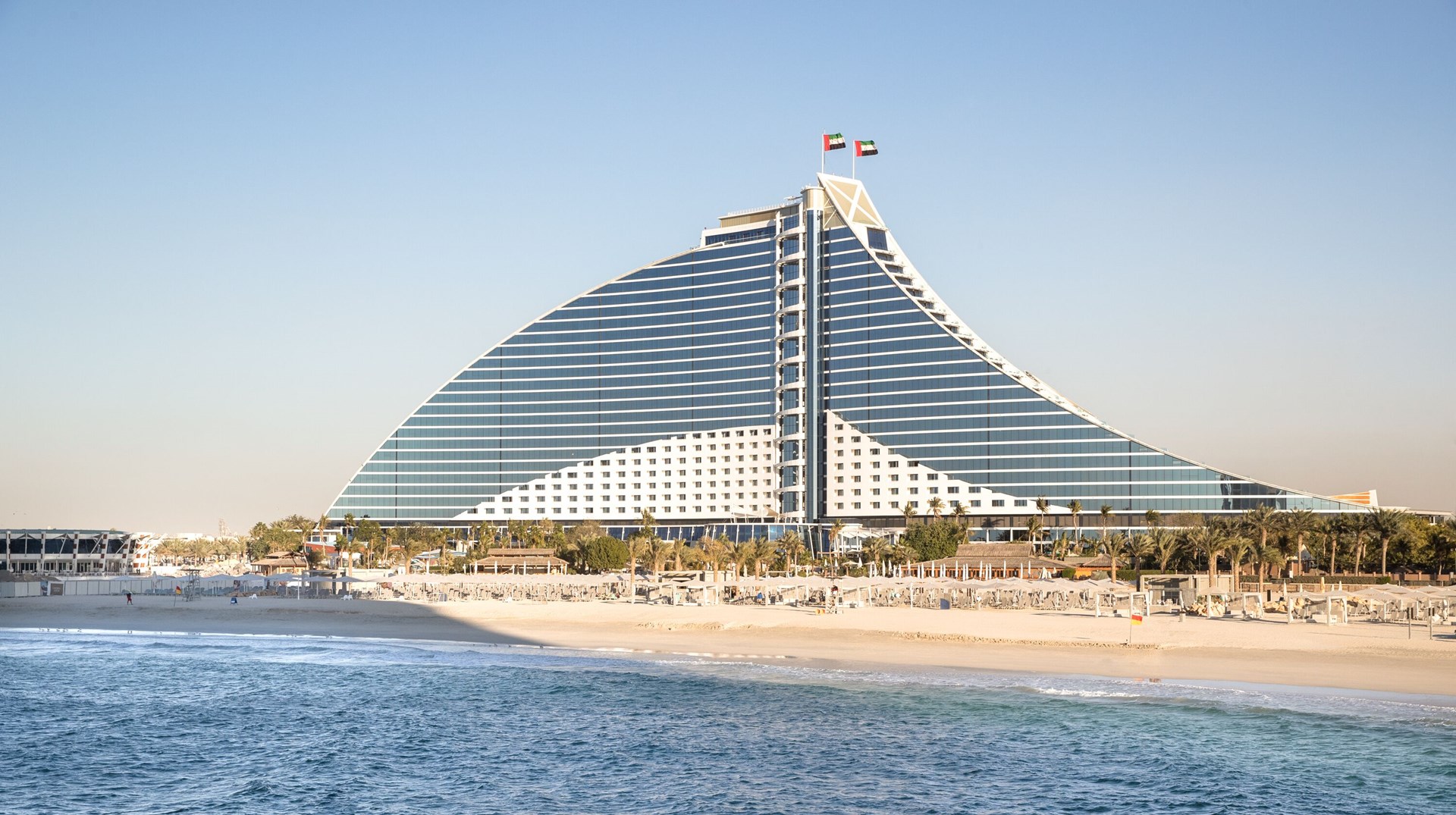 Iconisch hotel in de schaduw van de Burj Al Arab Jumeirah Beach Hotel