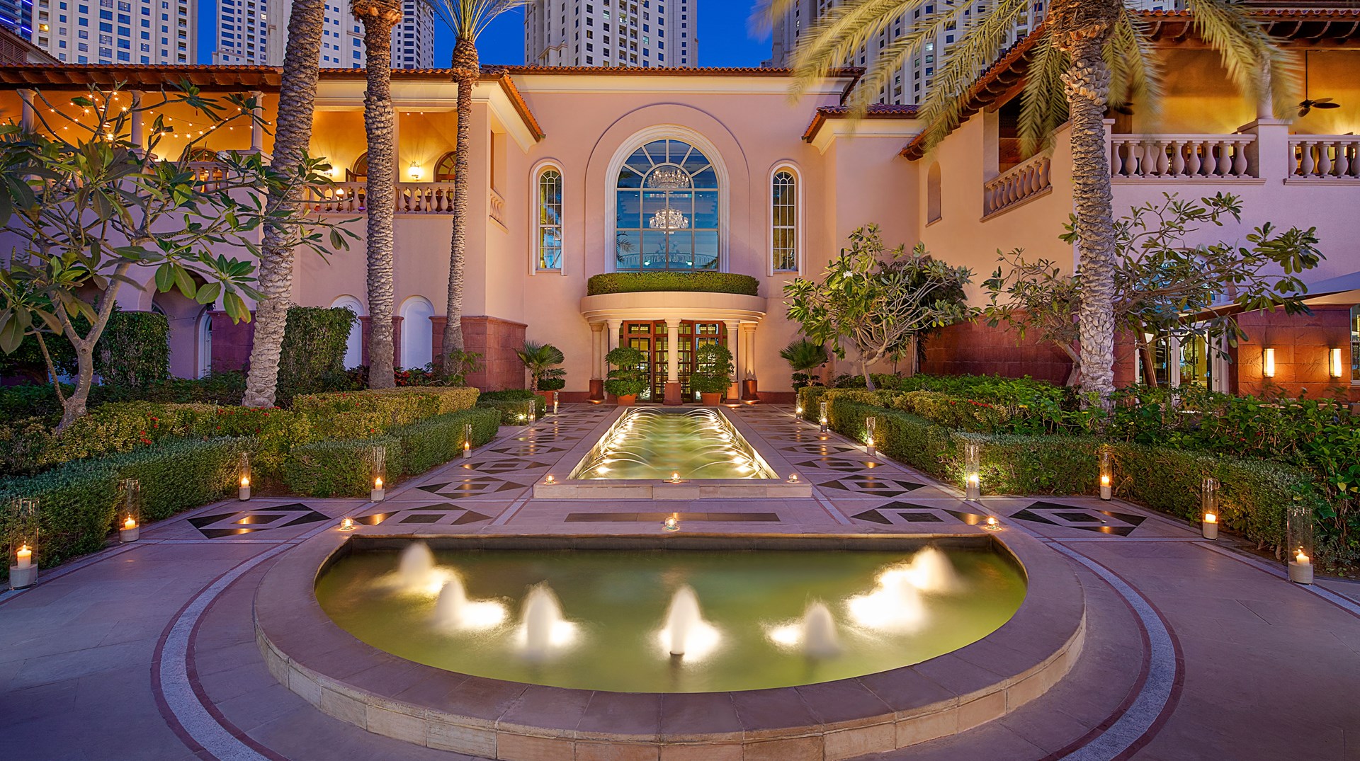 Een klassiek pareltje in het hypermoderne Dubai Marina The Ritz-Carlton Resort