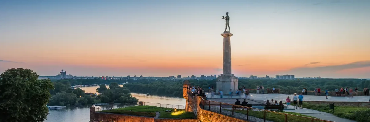 Geniet van het spectaculaire uitzicht over de Sava en Donau vanaf het Belgrado fort